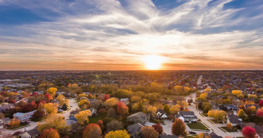 Suburbs outpace big cities for housing inventory growth: StorageCafe